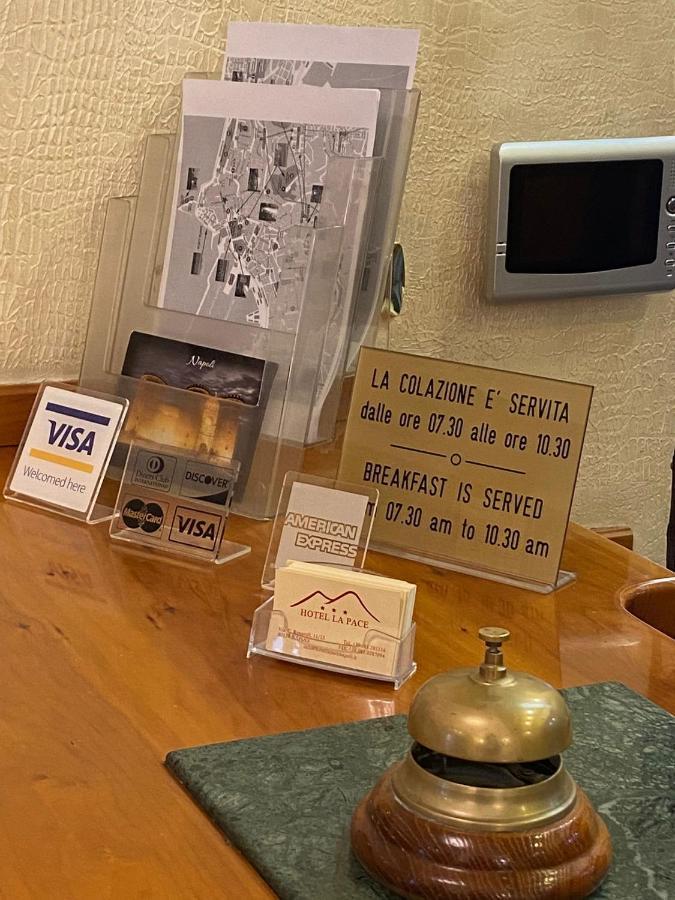 Hotel La Pace Napoli Bagian luar foto