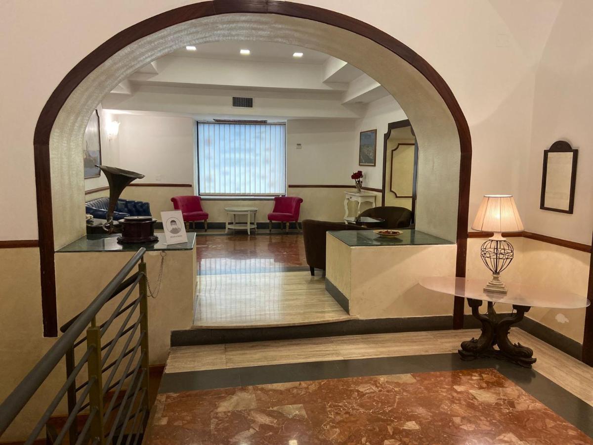 Hotel La Pace Napoli Bagian luar foto