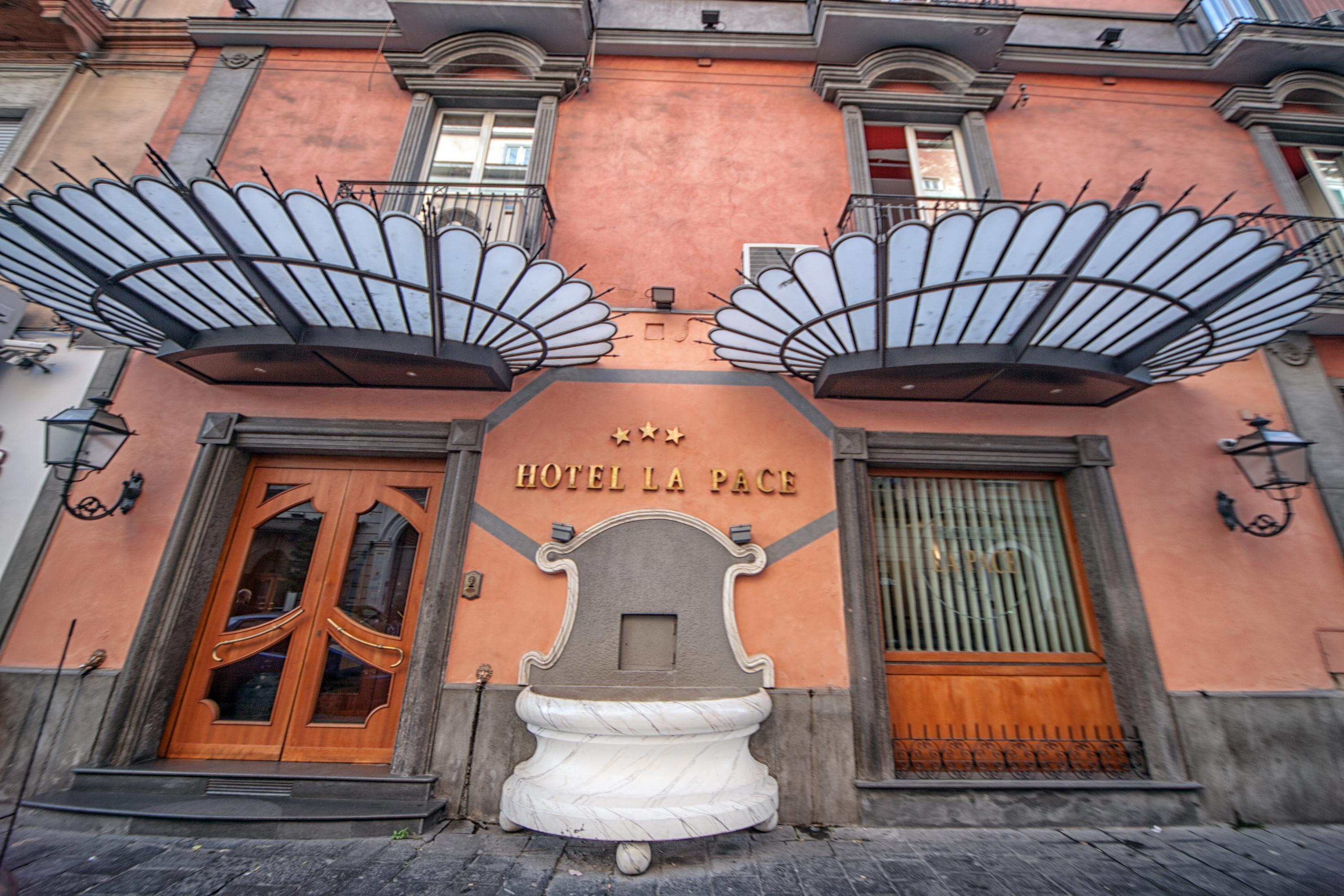 Hotel La Pace Napoli Bagian luar foto