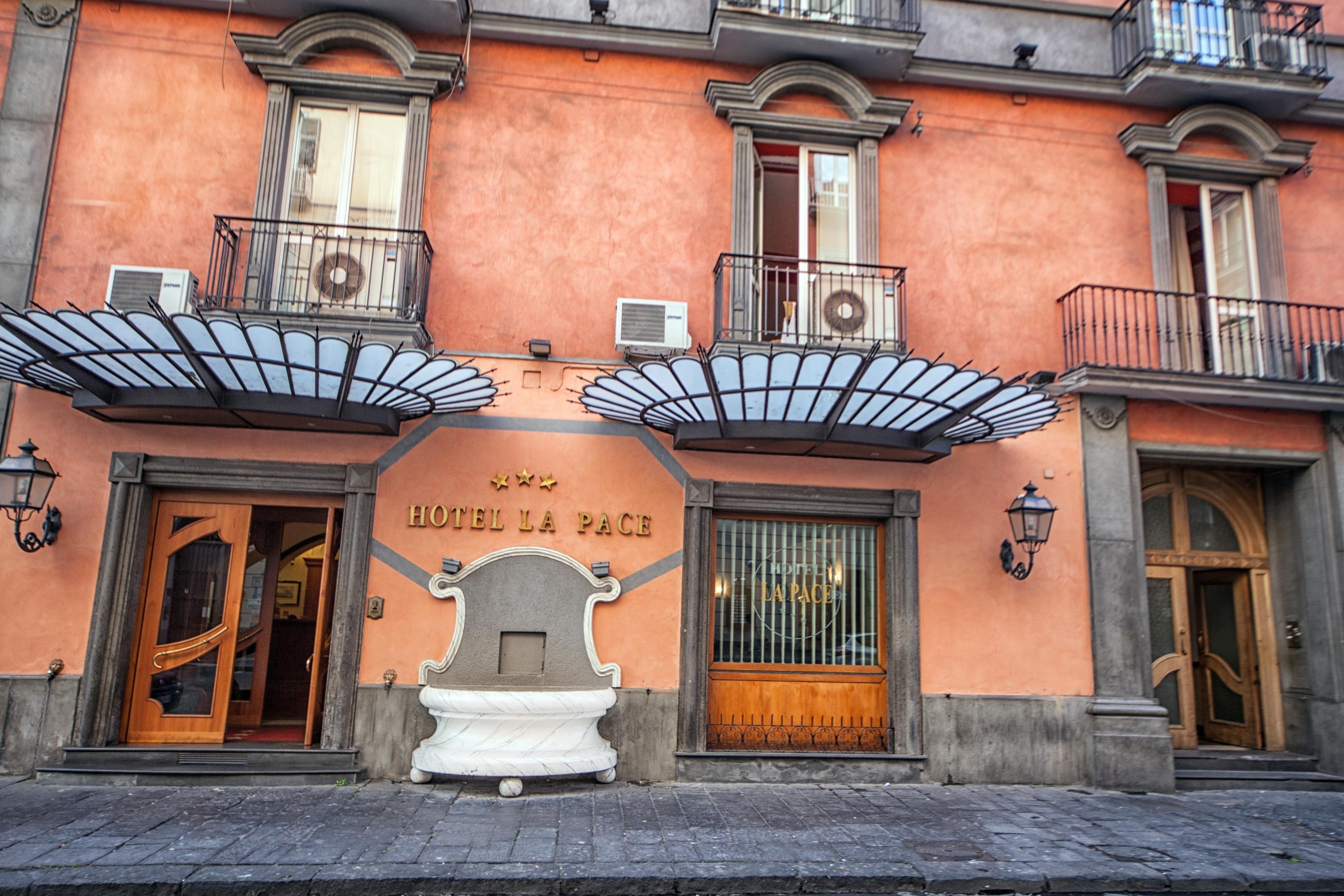 Hotel La Pace Napoli Bagian luar foto
