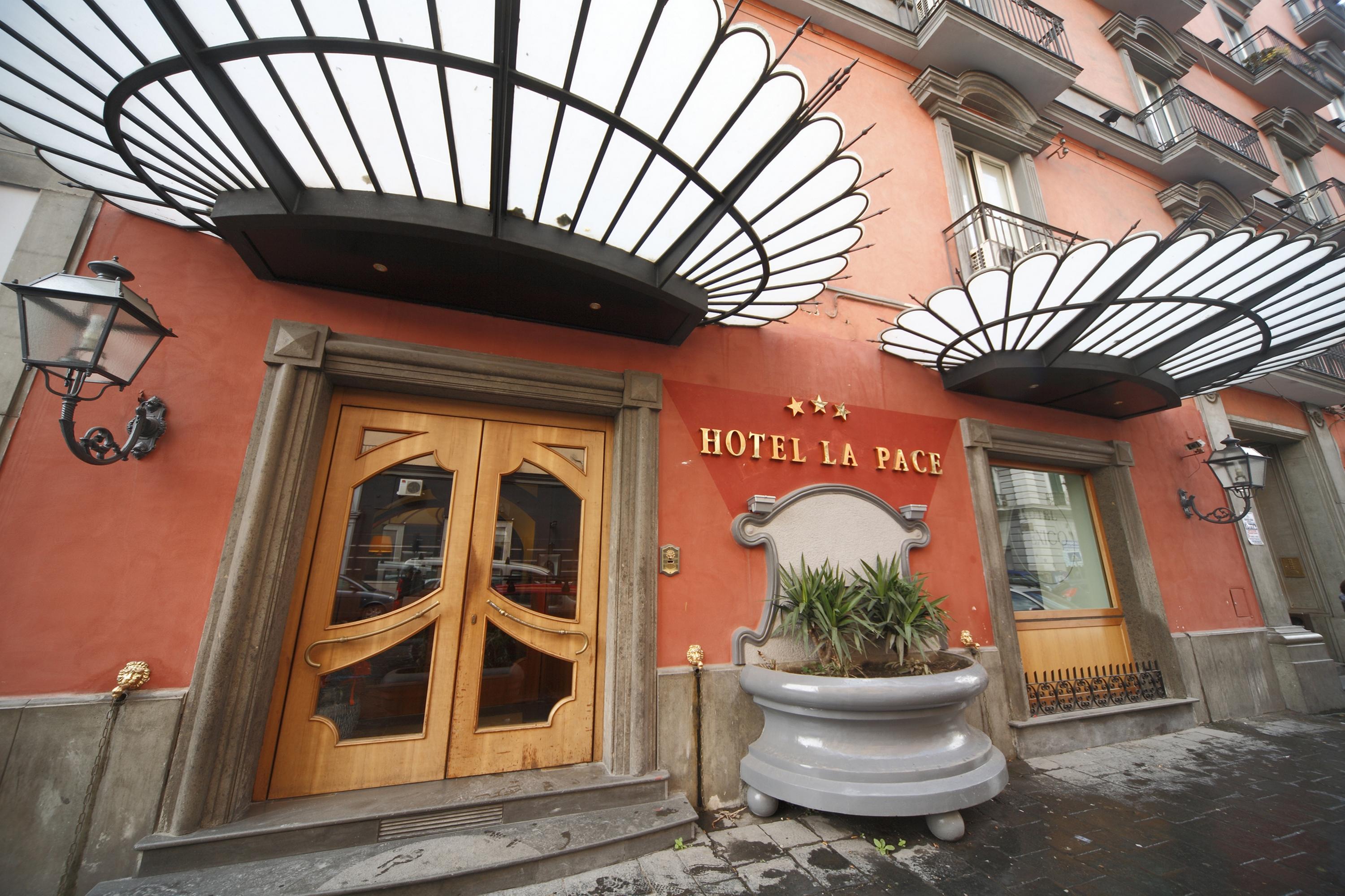 Hotel La Pace Napoli Bagian luar foto