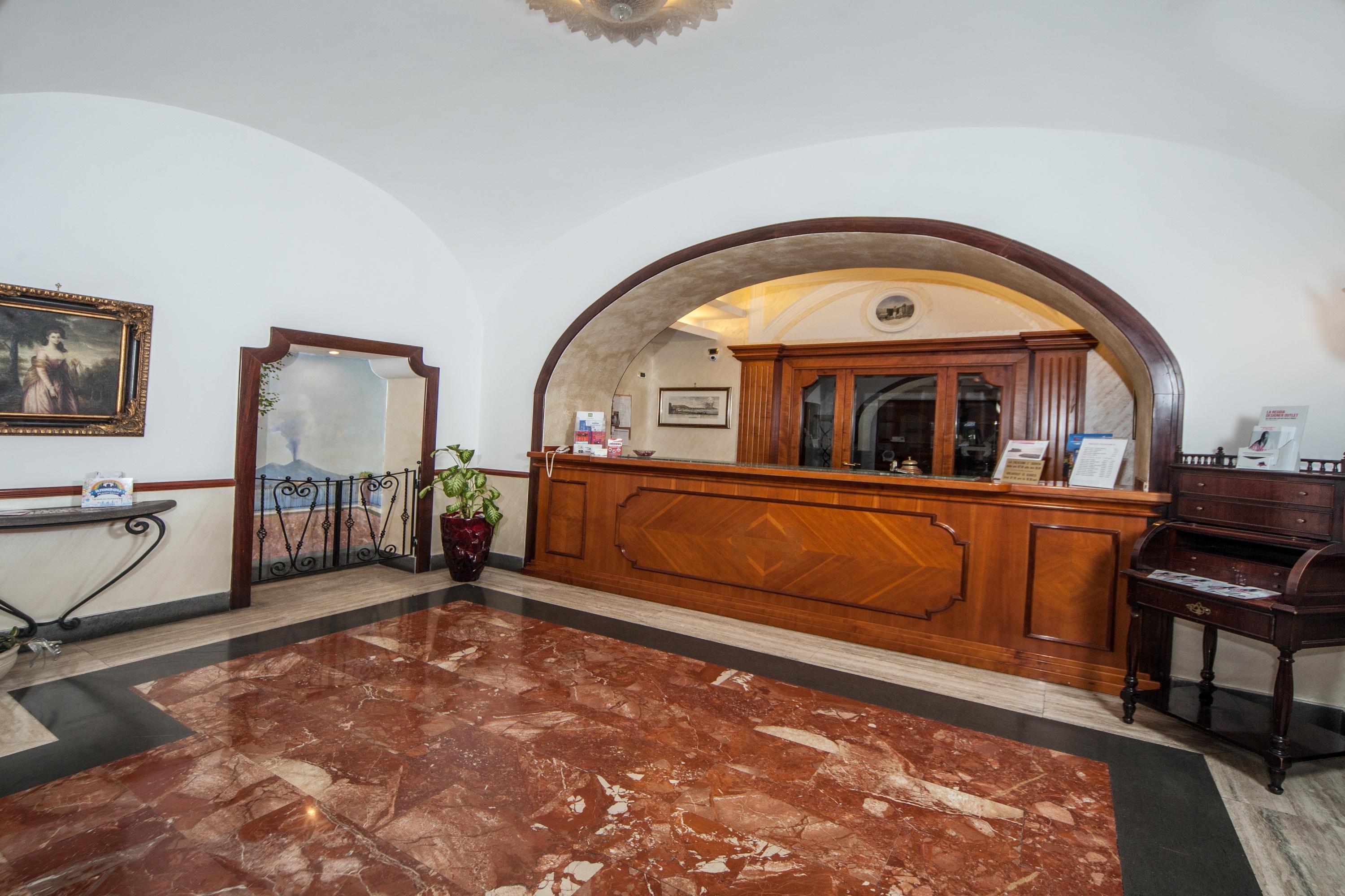 Hotel La Pace Napoli Bagian luar foto