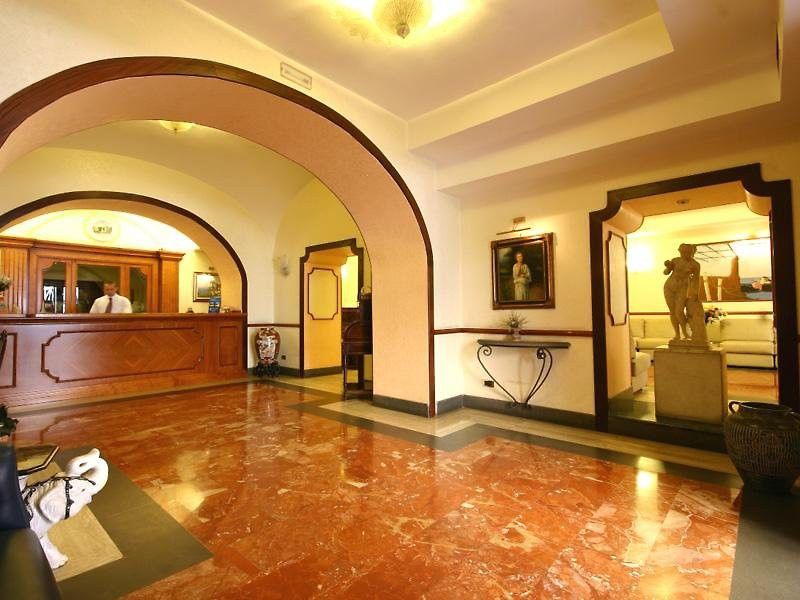 Hotel La Pace Napoli Bagian luar foto