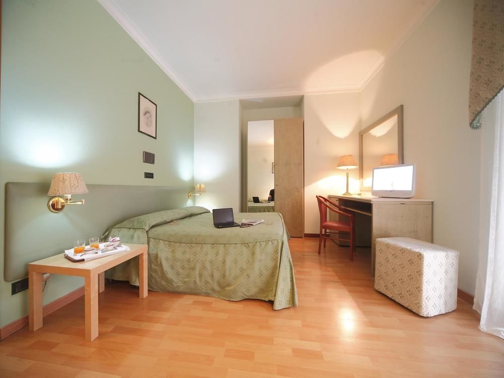 Hotel La Pace Napoli Ruang foto